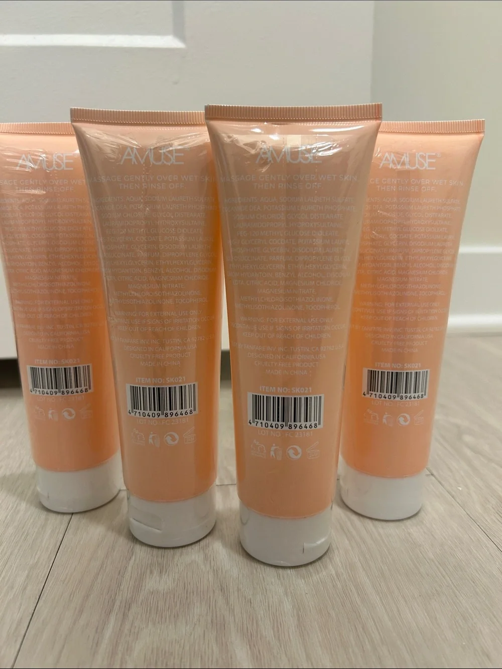 Amuse (NWT) Peach Facial Cleanser—Set of 4